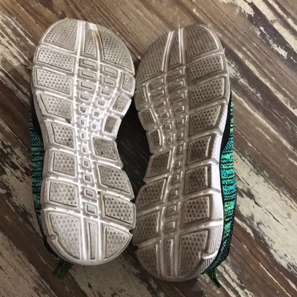 SKECHERS relaxed fit memory foam air cooled sz 5 - Picture 5 of 7